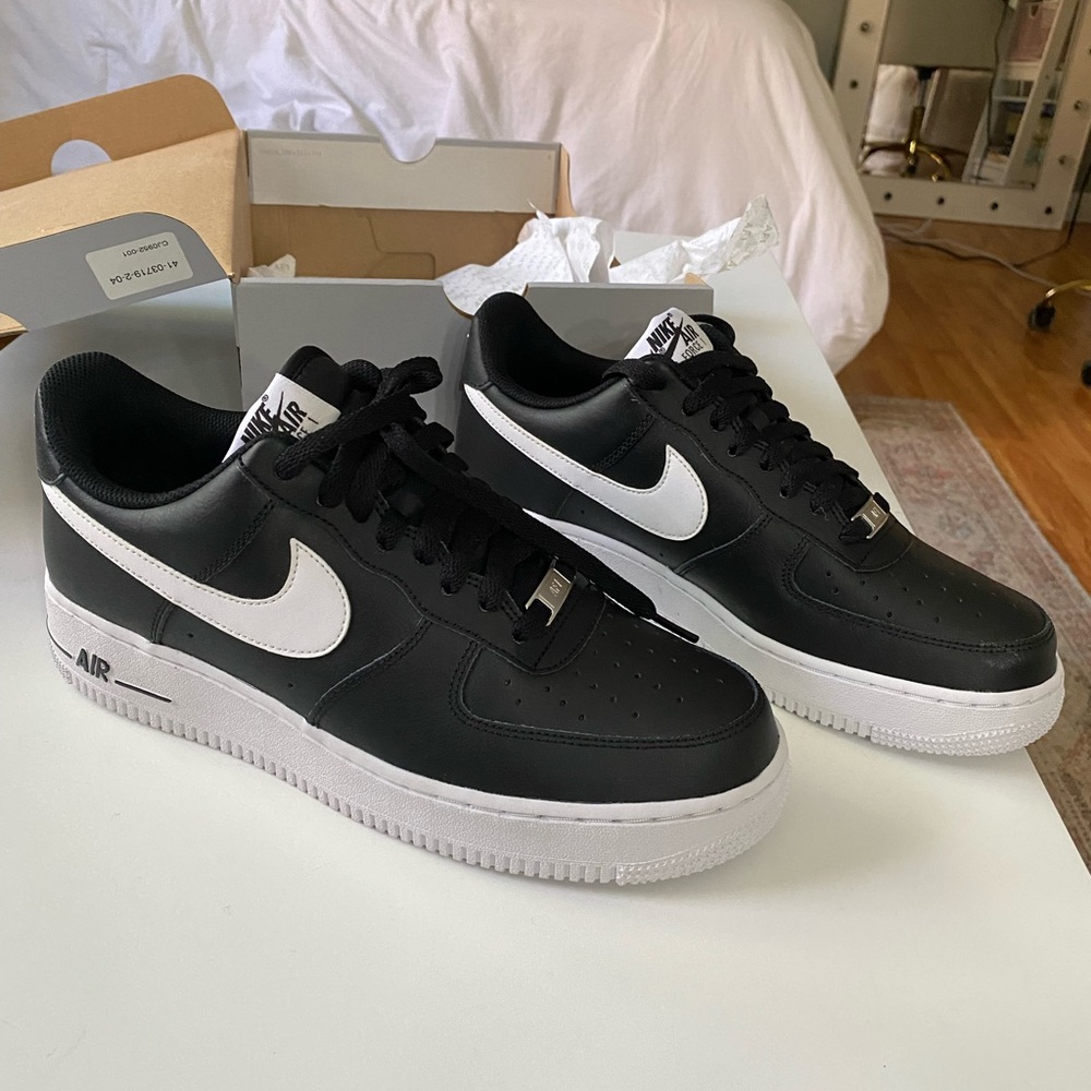 NWOT Nike Air Force 1s ‘07 AN20 B/W NIB